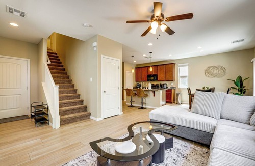 Enterprise House | Your Home For Now! 12 Mi to Las Vegas Strip