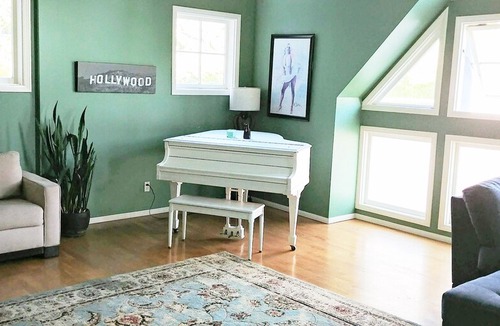 Hollywood Dell House | Your safe & hidden luxury mini-mansion in Hollywood Hills
