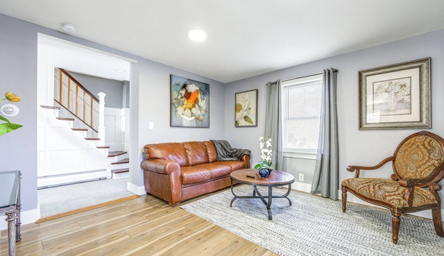 1/2 Mi to Dtwn & Harbor Park: Home w/Large Yard!