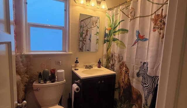 1 Bed, 1 Bath - Fully Furnished Modern Del Rey Home