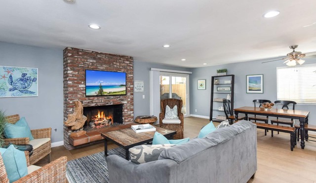 2 Bed 2 Bath Jacuzzi Home w/Parking on 51st St