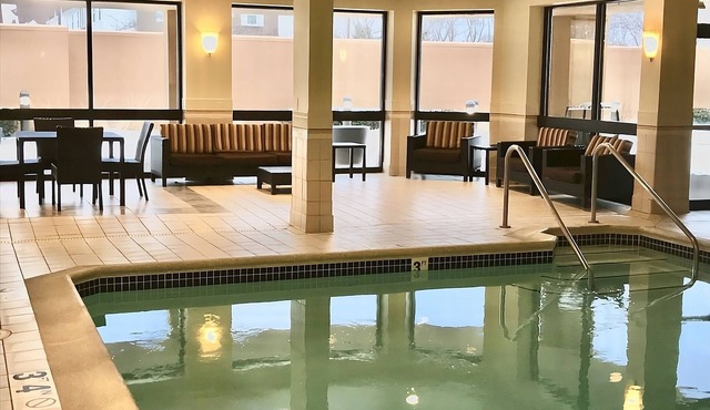 2 Pet-Friendly Units Close to Jelkes Creek Bird Sanctuary, FREE Parking!