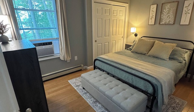 3 bedroom lake house in Winthrop me
