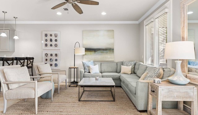 30a Townhouse w/Screened Porch, Balcony. Steps from Pool, Beach, Pickle Ball