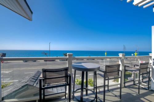 3636 Carlsbad Blvd - Upper