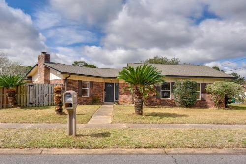 4 Mi to Garniers Beach Park: Home w/Private Pool!