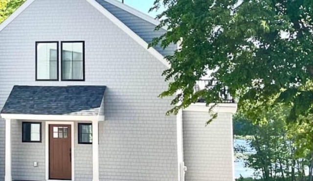 4BD 4.5BA Pet-Friendly Riverfront Home