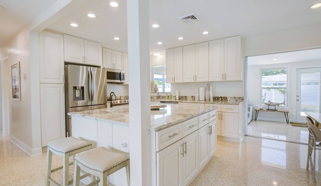 4BR Private Pool Home ★ Minutes to Siesta Key