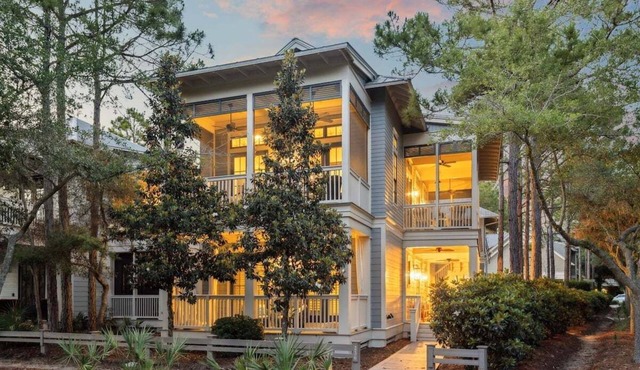 6-Seater LSV/golf cart, Bikes, & Carriage House! NEXT TO Camp WC, Pet Friendly!