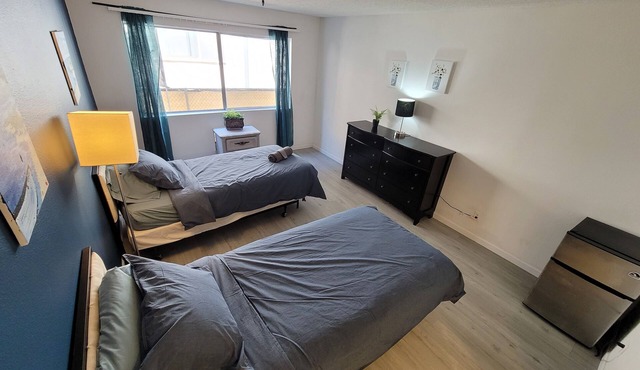 (A12) Lovely Spacious Double Bed Studio