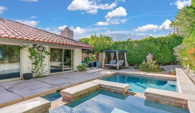 Adobe Villa: HUGE backyard w/Heated Pool & Spa
