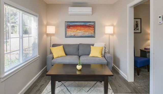 Adorable Private Cottage | Close to Attractions