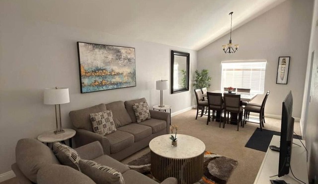 Affordable VILLA ROSA, nice pool, near Vegas Blvd.