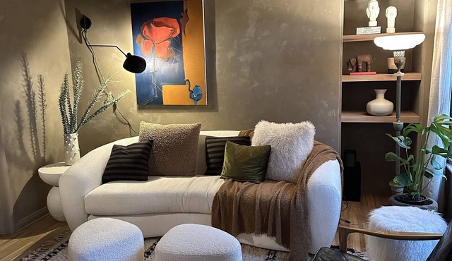 Art filled home in beautiful Mar Vista/West Los Angeles minutes from the beach.