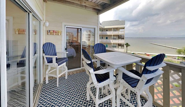 Baywatch C5 | Pier View, Walk to Beach, Pool