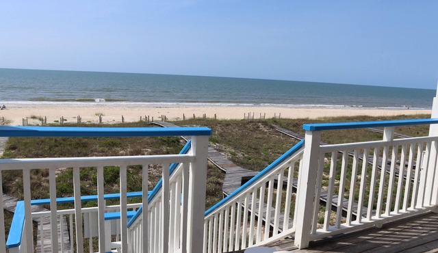 Beach Front Single House - 10% off SALE for Aug - 6 Person Hot Tub - Great views