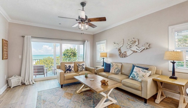 Beachfront condo with EV charger WiFi AC one dog welcome