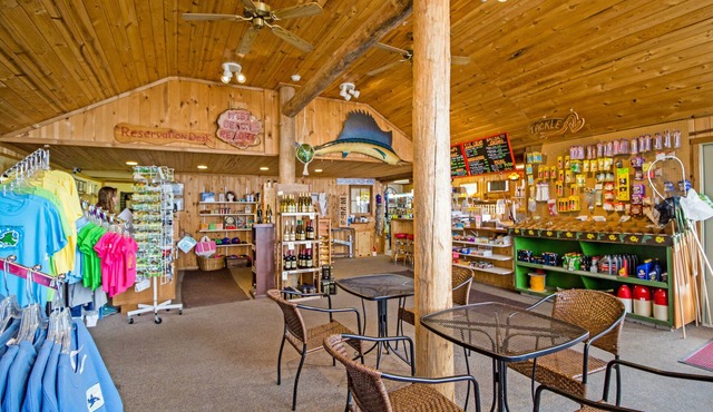 Beachfront Cabin - 2BR Deluxe, stunning beachfront location, west-facing!