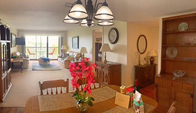 Beautiful 2 Bedroom Condo Overlooking IMG Academy Golf Course