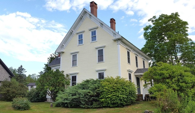 Beautiful Farmhouse located on a lake with breathtaking views of Acadia Park