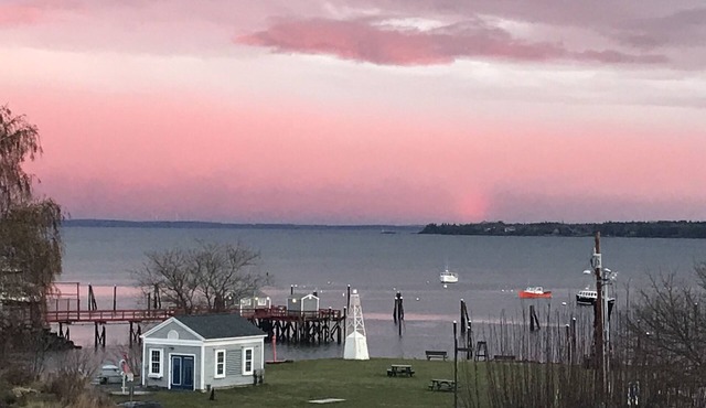 Beautiful Views and Downtown Location