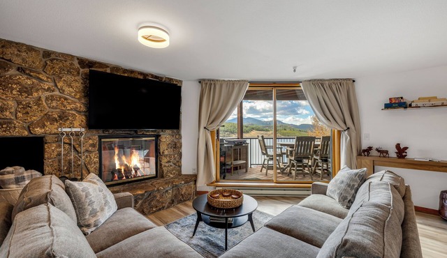 Brand New 2Bd/2Ba Condo-Hot Tub Access