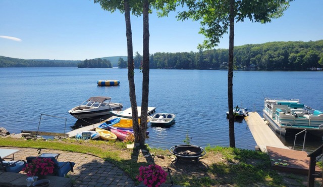 Brewer Lake Orrington Maine Home 5 Bed 2.5 Bath Hot Tub , Sauna, Massage Chair