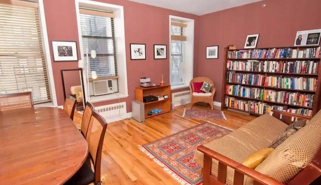 Bright and Spacious Manhattan 2 bedroom apartment near transportation & markets