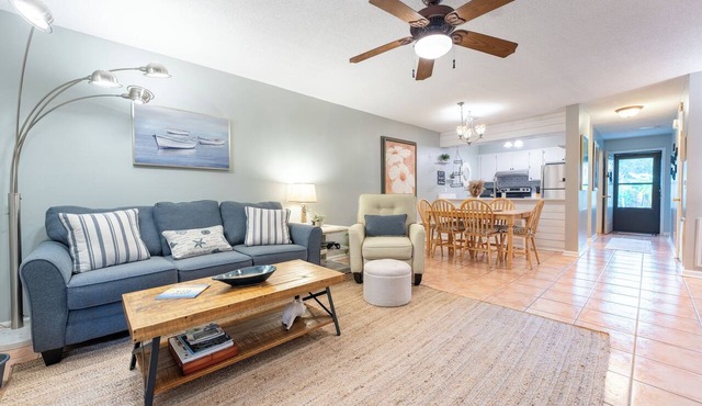 Bring pets! Steps2pool, bike2beach, easy on/off island, 3 beds, bikes incl!