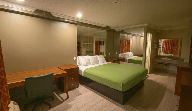 Casa Blanca Hotel - Corona