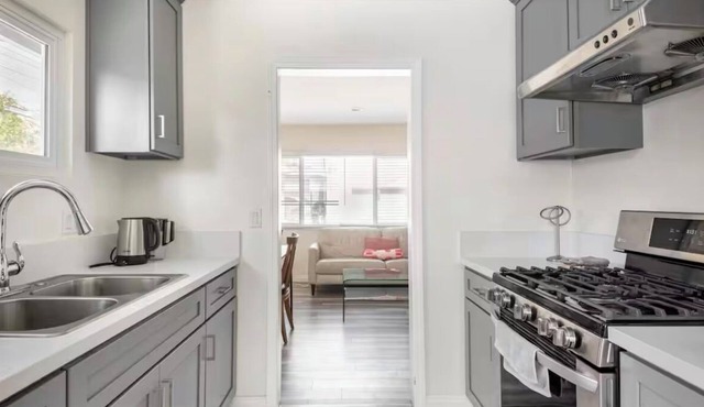 Charming 1-bedroom full apartment C - 2 beds with laundry - in Pasadena/Alhambra