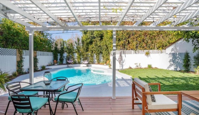 Charming Home near Universal Studios with Pool