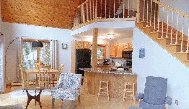 Charming two-bedroom cottage on Cape Rosier walking distance to Bakeman Beach!