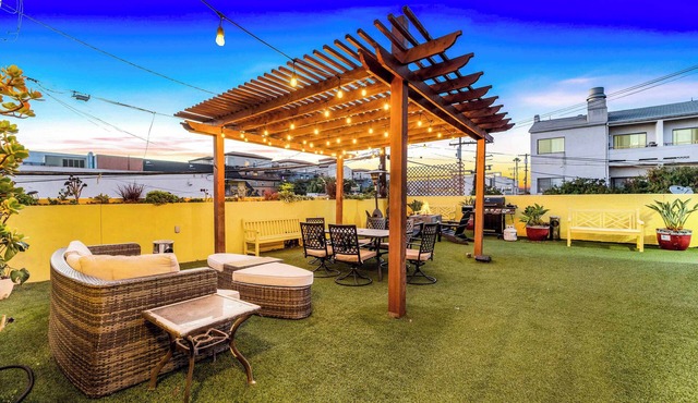 Chic 1BR at The U | Rooftop Lounge + City Views