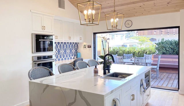 Chic, Modern, Sunny Mar Vista Home with home office