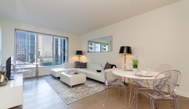 Cityscape Luxury High-Rise 1-Bedroom