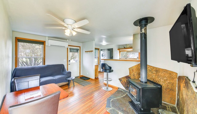 Clark Fork Vacation Home w/Wood Stove Near Lake!