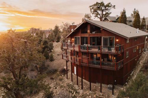 Cliffhanger Cabin