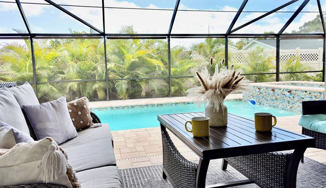 Coastal Beach Time Villa-heated pool & spa-4 bikes, game room-great amenities