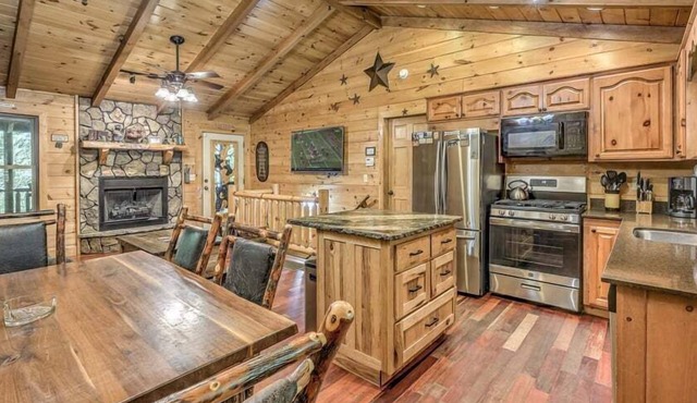 Colby's Cabin- Pet Friendly | Creek Access | Screened Porch