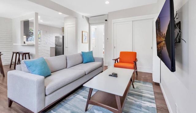Comfortable Carlsbad 2BR Beach Home Walk to Beach