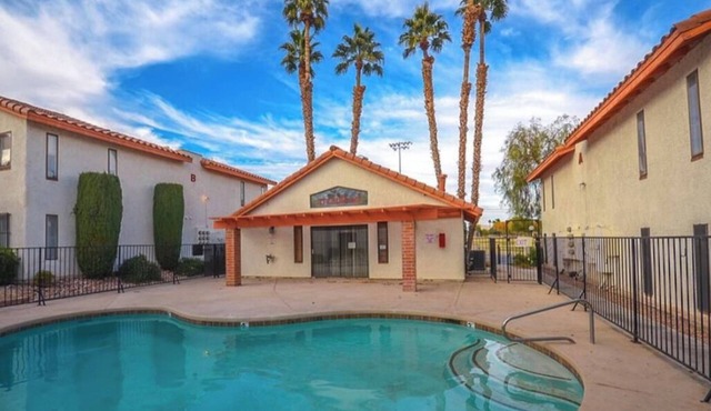 Condo close to the strip, UNLV & Sunrise Hospital