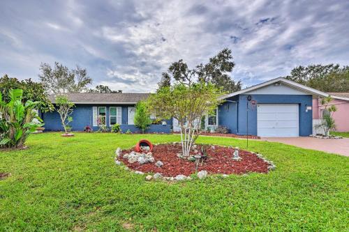 Convenient Sarasota Studio w/Lush Backyard!