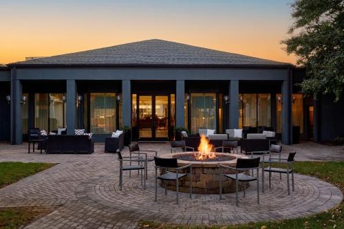 Courtyard by Marriott Fairfax Fair Oaks