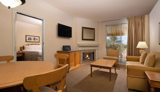 Cozy 1-bedroom resort in peaceful Las Vegas off the strip