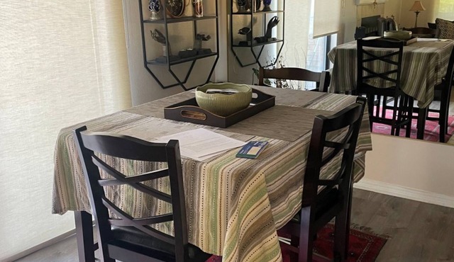 Cozy 2-bedroom house in perfect Pensacola with AC and fitness room