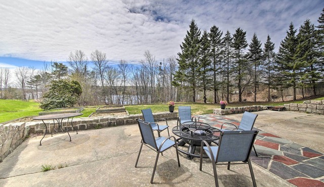 Cozy Colonial Home w/Bay Access & Water View