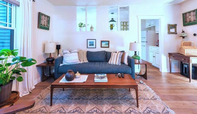 Craftsman Retreat w/Soaking Tub Near Griffith Park