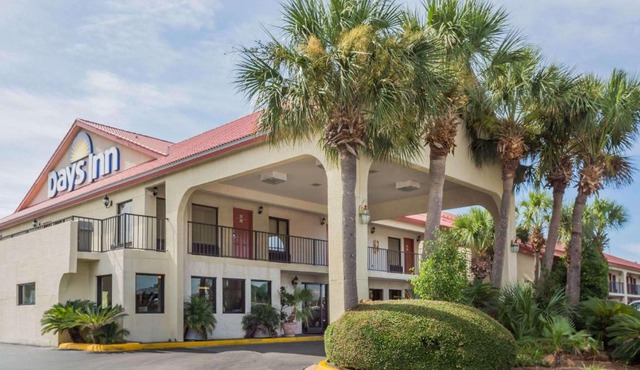 Days Inn by Wyndham Destin