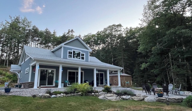 Decker Cove Southport Paradise with Central Air Conditioning